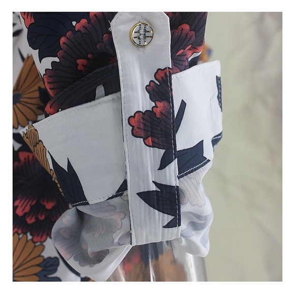 🎉 Host Pick🎉 NEW! Silk Floral Dress - Picture 6 of 8